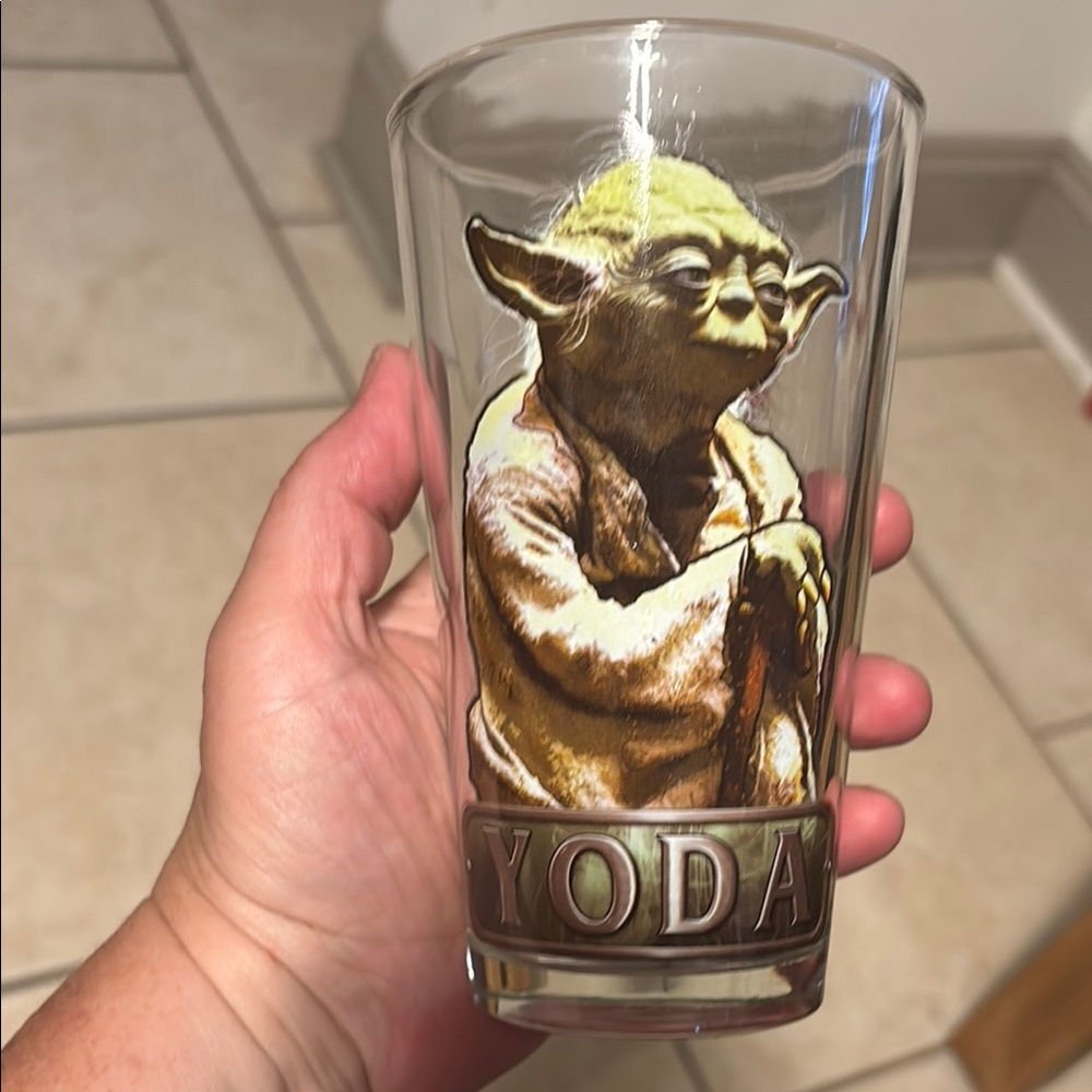 Star Wars Yoda Glass - Green and Brown
